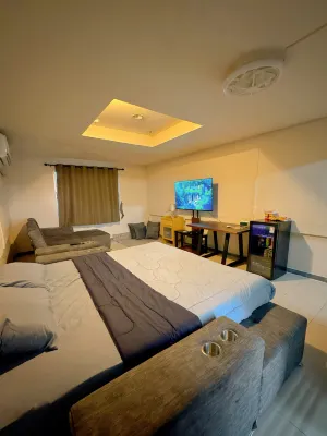 Holy Hostel Sathorn Hotels in Silom/Sathon