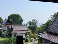 Spacious Thai Villa with Private Pool & Sea View - Bungalows