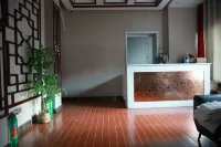 Four Seasons Fashion Esports Theme Hotel