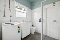 Peaceful Rooms – Close to Parks & Transit