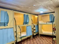 Jianshan inn โรงแรมในผู่หลาน