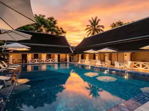 Jing Land Palace Hotel (Phousi Mountain Sunset Viewpoint &Downtown Mekong Riverside Hotel)