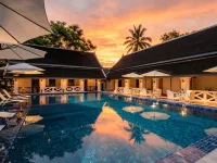Jing Land Palace Hotel (Phousi Mountain Sunset Viewpoint &Downtown Mekong Riverside Hotel) Hotels near That Chomsi