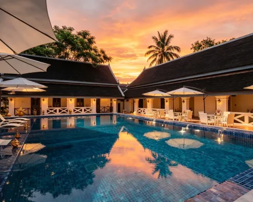 Jing Land Palace Hotel (Phousi Mountain Sunset Viewpoint &Downtown Mekong Riverside Hotel) Hotels near Cross River Ferry