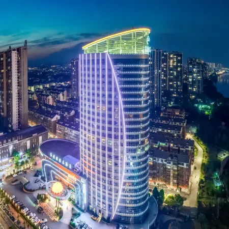 Donghuang International Hotel Отели в г. Синьхуа
