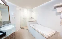 SUNRISE by Duangtawan Hotel Chiang Mai - spa