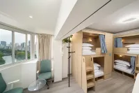 Sicilyver All-Male Premium Youth Hostel (Chunxi Road East Gate Bridge Subway Entrance)