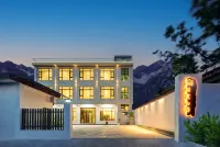 Qixia Mountain Residence Homestay (Huashan Scenic Area Tourist Center Store)