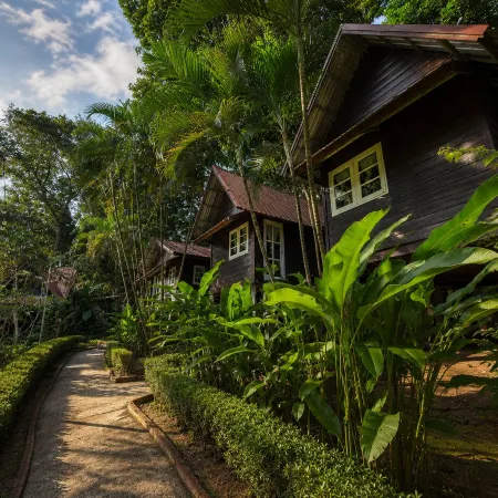 Vanara Bungalows Отели рядом с достопримечательностью «Пляж Конг Кои»