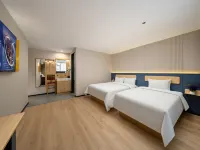 7Days Inn Hotel (Qingdao North Station Cang'an Road Subway Station) Hotel a Licang Commercial Area