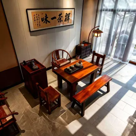 Ziyue Mountain Lodge (Lake Jingpo Scenic Area Baoyue Bay)