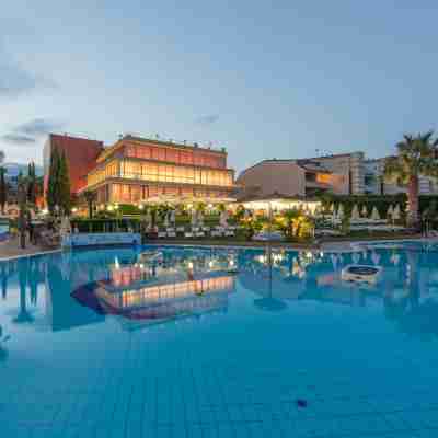 Loano 2 Village Hotel Exterior