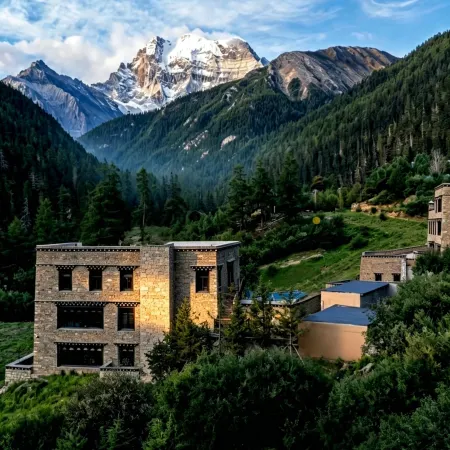 Yading BORE Secret Realm Hotel