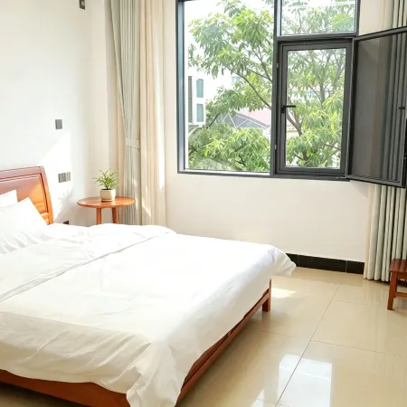 Yingjiang Chunni Rongrong Homestay