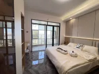 Qing Shiguang Hotel (Nanning Dongge Road Metro Station Qingxiu Wanda Branch) - balcony