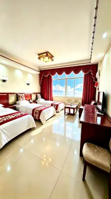 Yaxin Hotel - parkir