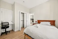 Surrey City Centre Ensuite near SkyTrain - 2 stelle
