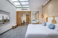 Qingcheng Mountain Street ancient town Joy Hotel. Time Flowers. Scenic Center Pedestrian Street Shop Hotels in Chongzhou