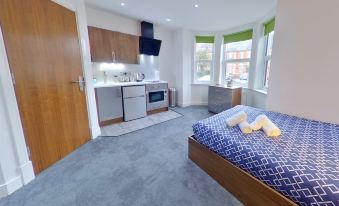 CovStays – Victoria House - Deluxe Studios in Coventry City Centre