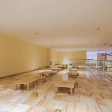 Four Seasons Hot Spring Hotel (Da'an Nenjiangwan Wetland Park High-speed Railway Station)