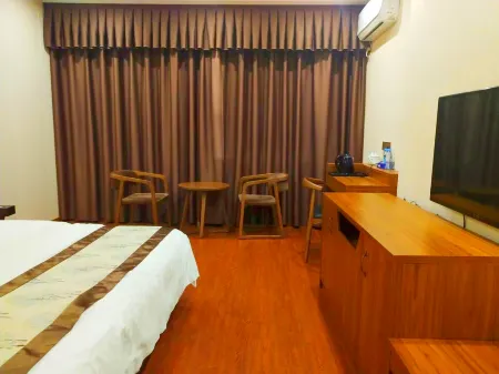 Rongxian Tule Business Hotel Отели рядом с достопримечательностью «Zhenwu Tower»