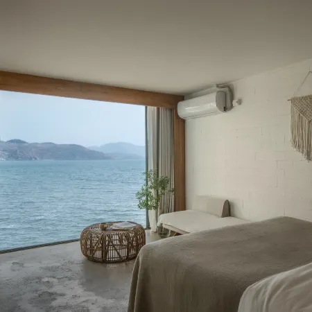 Pusu Designer Lake View Holiday Hotel
