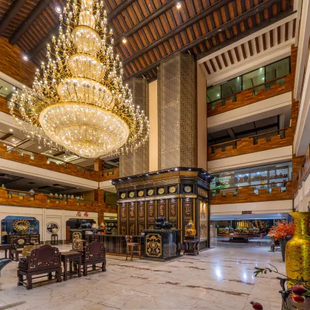 Pingxiang Aiheli Haijing Hotel (Pingxiang Station Redwood Finished Product Trading Market)