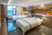 Lingshan Qiancheng Holiday Hotel (Maternity and Child Health Hospital) Hotel di Lingshan