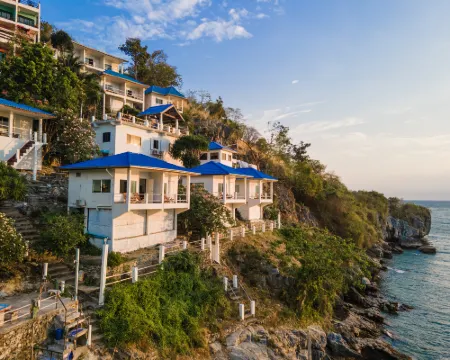 เกาะสีชังอันซีนรีสอร์ท โรงแรมในเกาะสีชัง