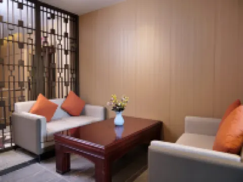 Xinzheng Beiyuan Famous Hotel