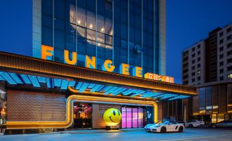 FunGee X Huanzhi Hotel (Qingdao Zhengyang Middle Road Vientiane Hui Branch)