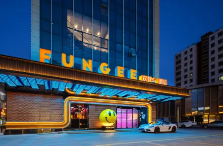 FUNGEE X Hotel Middle Rd of Zhengyang, MIxC, Qingdao Отели рядом со станцией Chengyang Railway Station