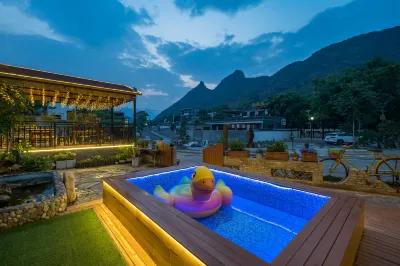 Floral Hotel· Building·Ye Sanpo Sange Sanyi Homestay