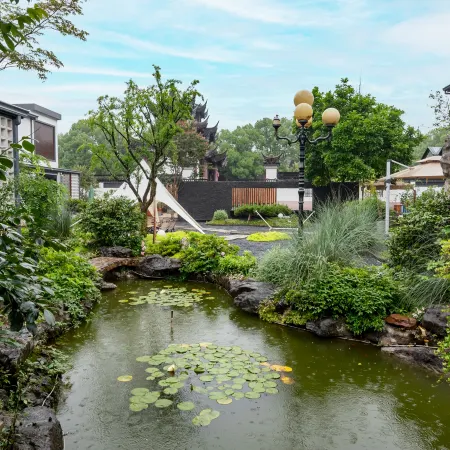Floral Lux Hotel·Yixing Yuyang Huaiyu Homestay