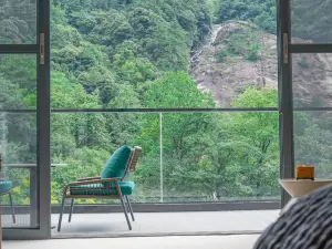 J·Mountain Hotel
