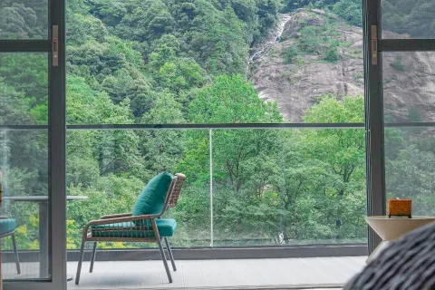 J·Mountain Hotel