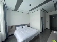 Ping'an Express Hotel (Yangjie) - parking