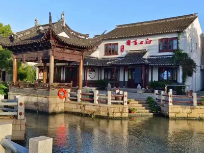 Kunshan Ting Shangguyun Homestay Hotel di Danau Yangcheng scenic area