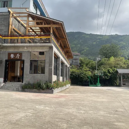 Xiaoqiao Liushui Homestay