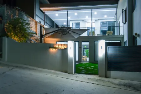 Fangcaoyu (Liuba Branch) Отели рядом с достопримечательностью «Liuba Old Street»