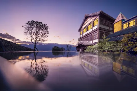 Oriental Water View Garden Hotel