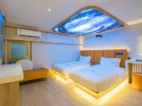 Dequan Luxury Hotel (Chaoyang High speed Railway Station Shilibao Subway Station Branch) Hotel di Beijing