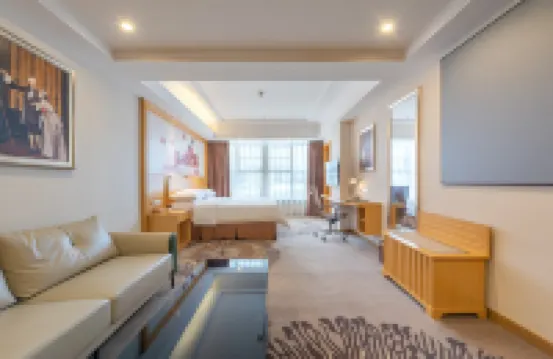 Vienna Hotel(Guangzhou North Railway Station Huaguoshan Subway Station Store)