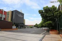 Holiday Villas Airport (Guangzhou Baiyun International Airport) Hotels near Jinhuiyuan Shopping Plaza