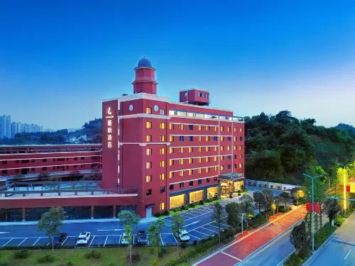 Lavande Hotel (Dazhou Qu County Huanghua Avenue) - parkir
