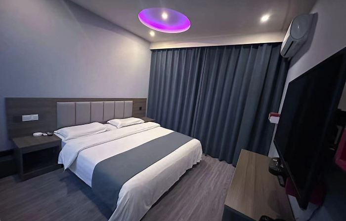 Luanchuan Meet Theme Hotel