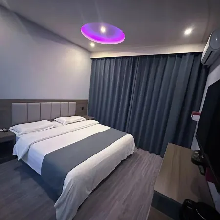 Luanchuan Meet Theme Hotel
