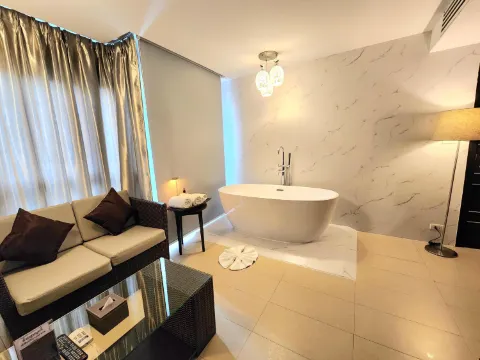 จูเนียร์สวีท พร้อมอ่างแช่ตัว