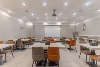 Manston Holiday Hotel (Zhongshan Road Pedestrian Street Wuhu High-Speed Railway Station) - sarapan