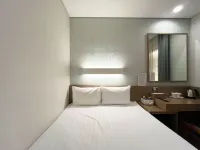 موهينيك هوتل سيول ميونجدونج Hotels near نون سكوير